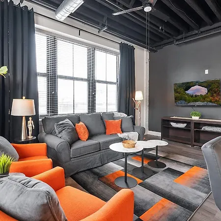 Luxury Urban 1Br King Bed-Parking - Heart Of Historic Germantown - Temple & Lasalle -105- Stay Long Term!